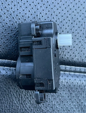 motoras Delphi pentru. clapeta mixaj aer cald rece la Opel Astra H, an 2010 - imagine 4