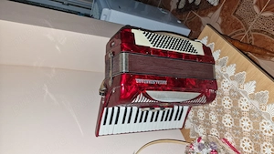 Acordeon royal standard silvana 96 de basi, stare foarte buna 