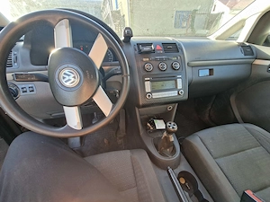 Volkswagen Touran - imagine 3