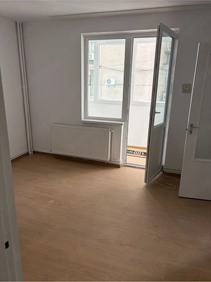 Vând apartament 2 camere ultracentral - imagine 4