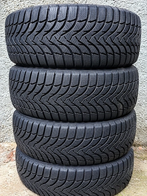 Cauciucuri iarna 4 Buc KUMHO/215/50R17 dot 2022