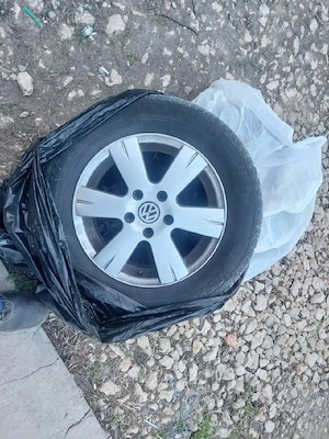 Set 4 jante aliaj originale Volkswagen 15" – Stare foarte bună  - imagine 3