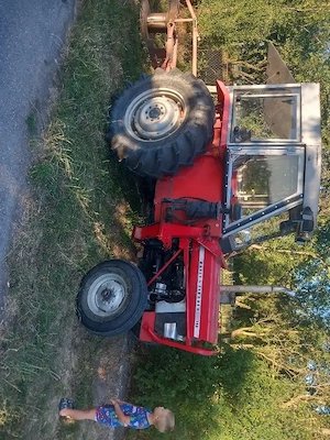 Vând tractor cu incarcator frontal  - imagine 4