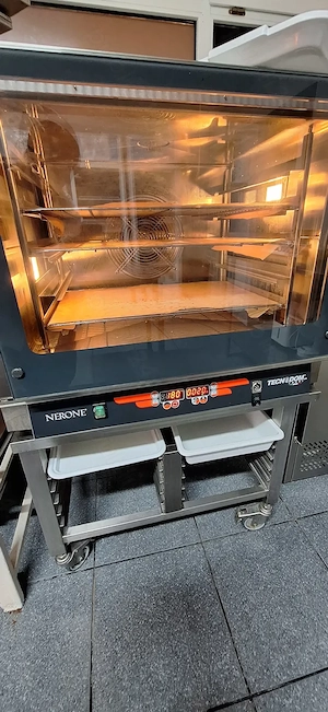 Vand cuptor cu convecție profesional + 10 tavi aluminiu de patiserie 50x40