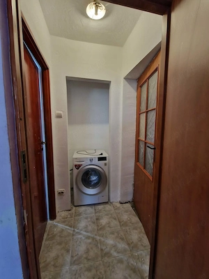 2 camere semidecomandate, confort 1, spatioase, curate, etaj 4, vedere frumoasa, Micro ix, 350 euro - imagine 8