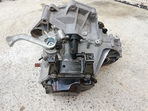 cutie viteze manuala 5 +1 Volkswagen Polo 6R 2012 motor CGPB - imagine 2