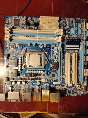 Placă de bază Gigabyte GA-H55M-UD2H + Procesor Intel (LGA1156, DDR3, HDMI DP)