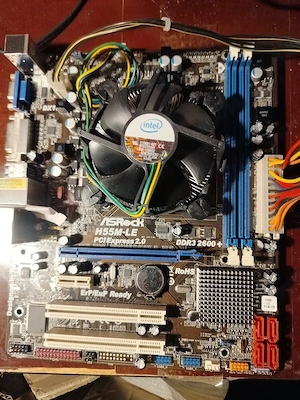 Placă de bază ASRock H55M-LE + Procesor Intel + Cooler + Tabliță I O (LGA1156, DDR3)
