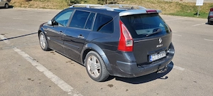 Vând Renault Megane II Grandtour (Break), an 2006, motor 1.9 dCi   131 CP, cutie manuală 6+1 trepte - imagine 3