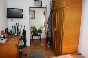 Apartament cu 3 camere decomandat, 71 mp – zona 9 Mai - imagine 3