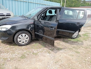 Skoda Fabia 1.4 benzina 2011 - imagine 2