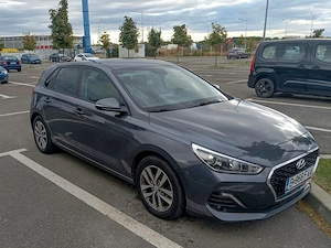 Vânzare autoturism Hyundai i30 hatchback echipare highwai motor benzina 1.4 aspirat - imagine 2