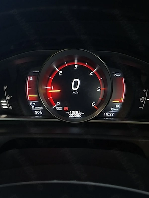 Volvo V40 2016  - imagine 8