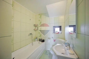 De vânzare casă - duplex cu 4 camere, panouri fotovoltaice -Sântandrei - imagine 12