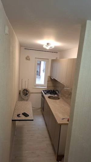 De închiriat apartament cu 2 camere semidecomandat