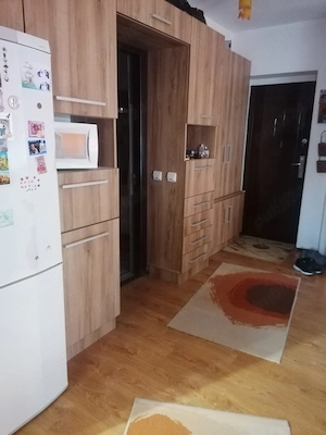 Vând apartament utilat si mobilat - imagine 4