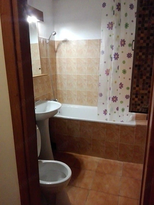 Închiriez garsonieră pe Str Soarelui Nr 8 - imagine 7
