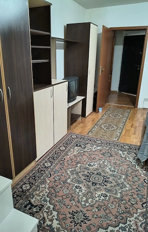 Închiriez garsonieră pe Str Soarelui Nr 8