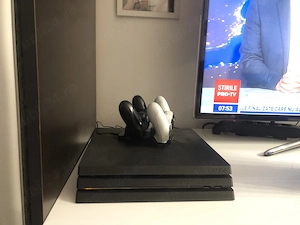 Vind Ps4Pro cu 16 jocuri