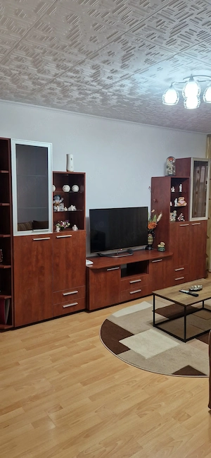 DE ÎNCHIRIAT Apartament 2 camere Zonă liniștită - imagine 2