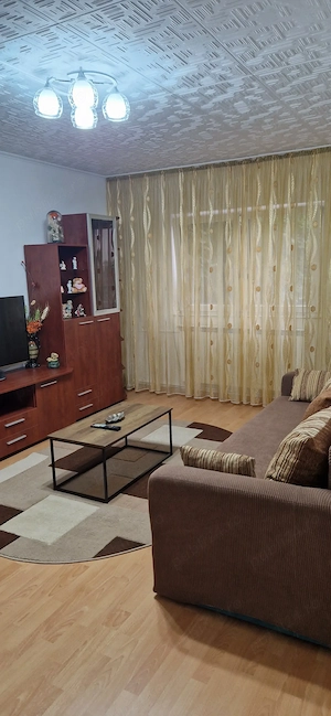 DE ÎNCHIRIAT Apartament 2 camere Zonă liniștită