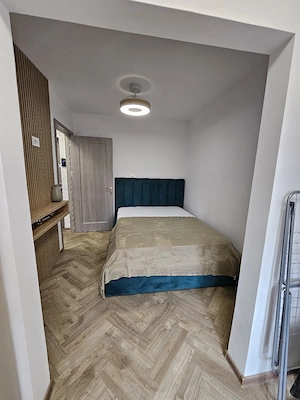  Apartament 3 CAMERE | ZONA CITY MALL | Renovat | Mobilat ȘI Utilat Modern - imagine 3