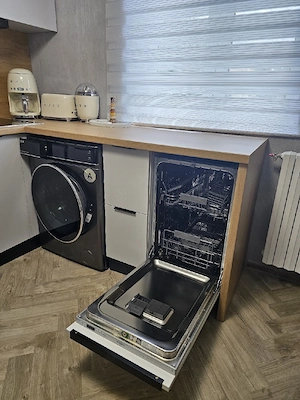  Apartament 3 CAMERE | ZONA CITY MALL | Renovat | Mobilat ȘI Utilat Modern - imagine 7