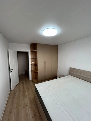 Închiriez apartament cu 2 camere - imagine 4