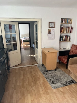 Casa de vanzare - 3 camere - imagine 2