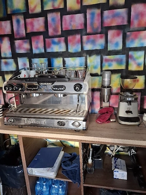 cafenea cu utilaje - imagine 2