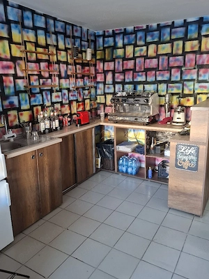 cafenea cu utilaje