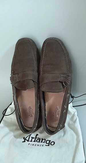 Arfango Firenze Pantofi maro, aspect piele intoarsa si sireturi pe margine