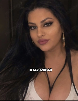 Transexuala Matura  fac si show la web 