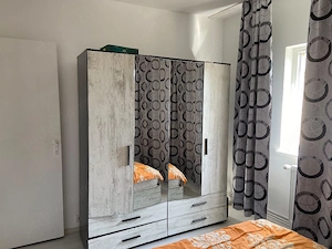 Inchiriez apartament cu 2 camere in zona Soarelui