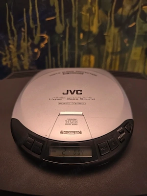 JVC XL-P45 Portable CD Player Hyper-Bass Sound   1 Bit Dual DAC   Functional