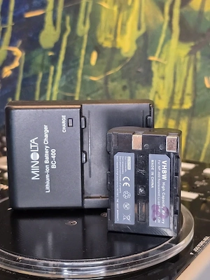 Minolta BC-400 incarcator original Li-Ion pentru baterie NP-400