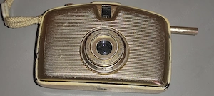 vand.  aparat foto vintage de colectie  PENTI TRIOPLAN  pret 120 ron  in stoc si PENTI DOMIPLAN  pre