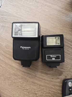 Titlu: 2 blitzuri foto vintage Panasonic PE-201A + Vivitar 55   funcționale