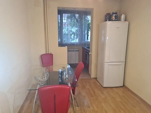  Dau in chirie apartament 3 camere situat in centru pe strada general gheorghe magheru nr 5 - imagine 4