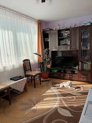 De vânzare - apartament cu 3 camere și curte