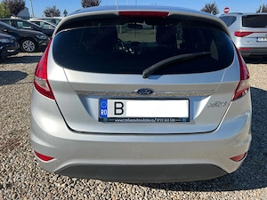 Ford Fiesta 1.3i 82cp 2011 EURO 5 - imagine 8
