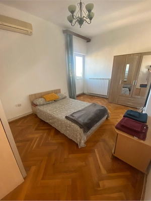 Camera Piata Romana 350 