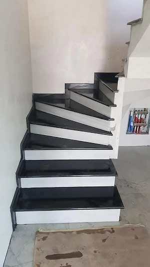 Renovam case si apartamente 