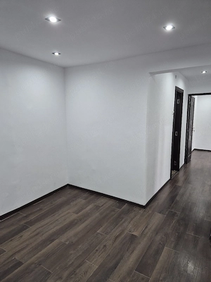 De vânzare apartament 3 camere  - imagine 8