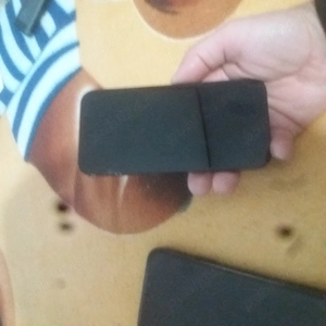 Vând iphone 12 promax + iphone 16 + un telefon iphone spart sticla pentru piese blocat în icloud 
