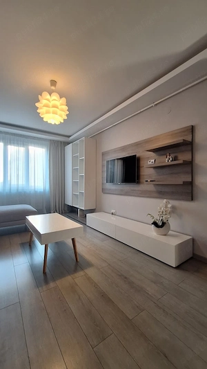 Proprietar, ap. 3 camere, Olimpia-Complex - imagine 2