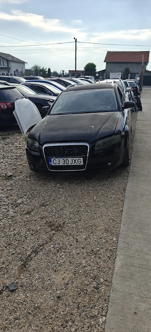 Dezmembrez Audi A4 B7 Kombi  - imagine 5