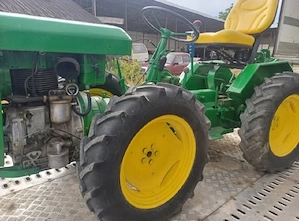 Vand tractoraș ferrari