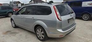 Dezmembram Ford Focus 2 FACELIFT Kombi  - imagine 2