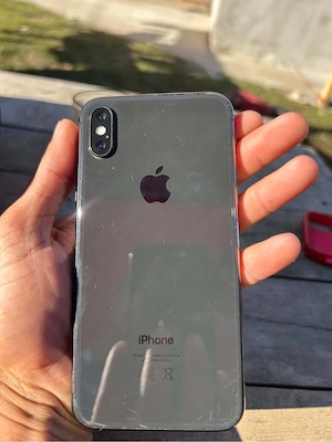 vând iphone X  mai multe detali pe whatsapp  
